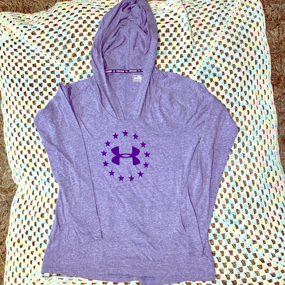 Under Armour long sleeve t-shirt with hood size L
